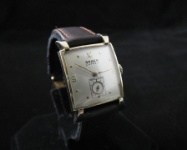 Mikes First Gruen - 1946 Curvex Comet 02